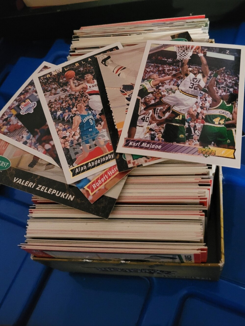 Vintage Hockey/Basketball Card Lot - Mixed Team Cards